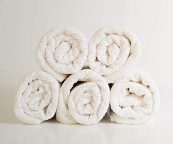 stacked-white-towels stacked-white-towels